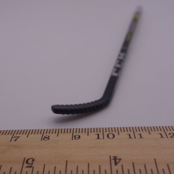 Tim Hortons Boston Bruins Patrice Bergeron 37 Frameworth Mini Stick with Box - Picture 11 of 16